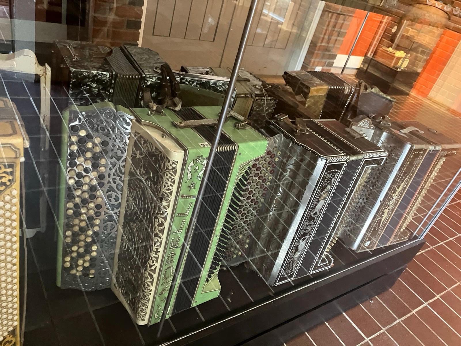 Display of accordions in Norway